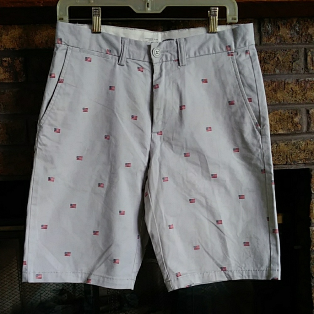 Old navy patriotic grey above the knee sho…
